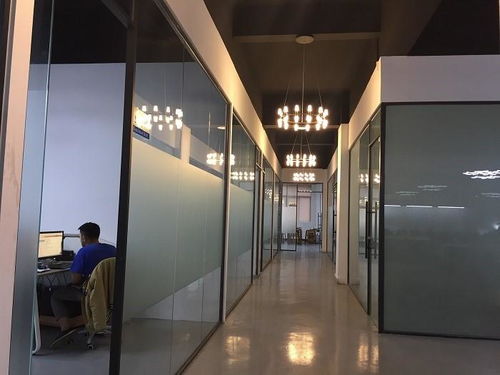 中山市橫欄鎮鋒上照明電器廠